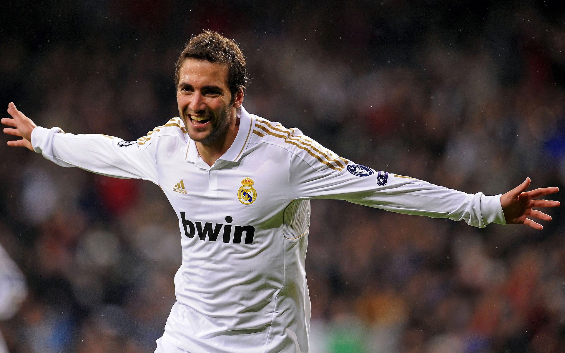 MILAN体育APP下载入口官网-巴萨曼联开谈买断拉什福德！破门获全场起立鼓掌致敬，14场6球7助