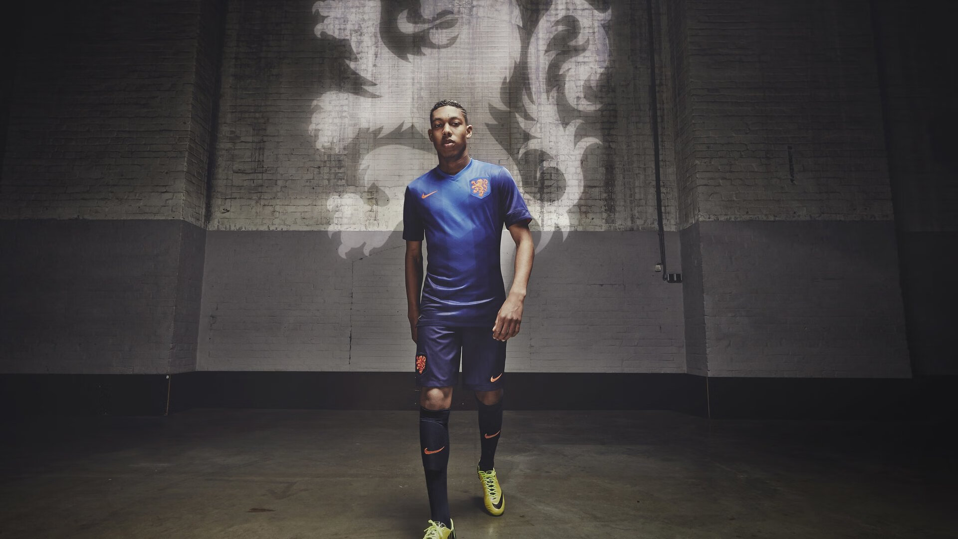 米兰体育官网平台-豪门悲喜夜拜仁神迹终结切尔西狂胜独美，切尔西拜仁交手纪录